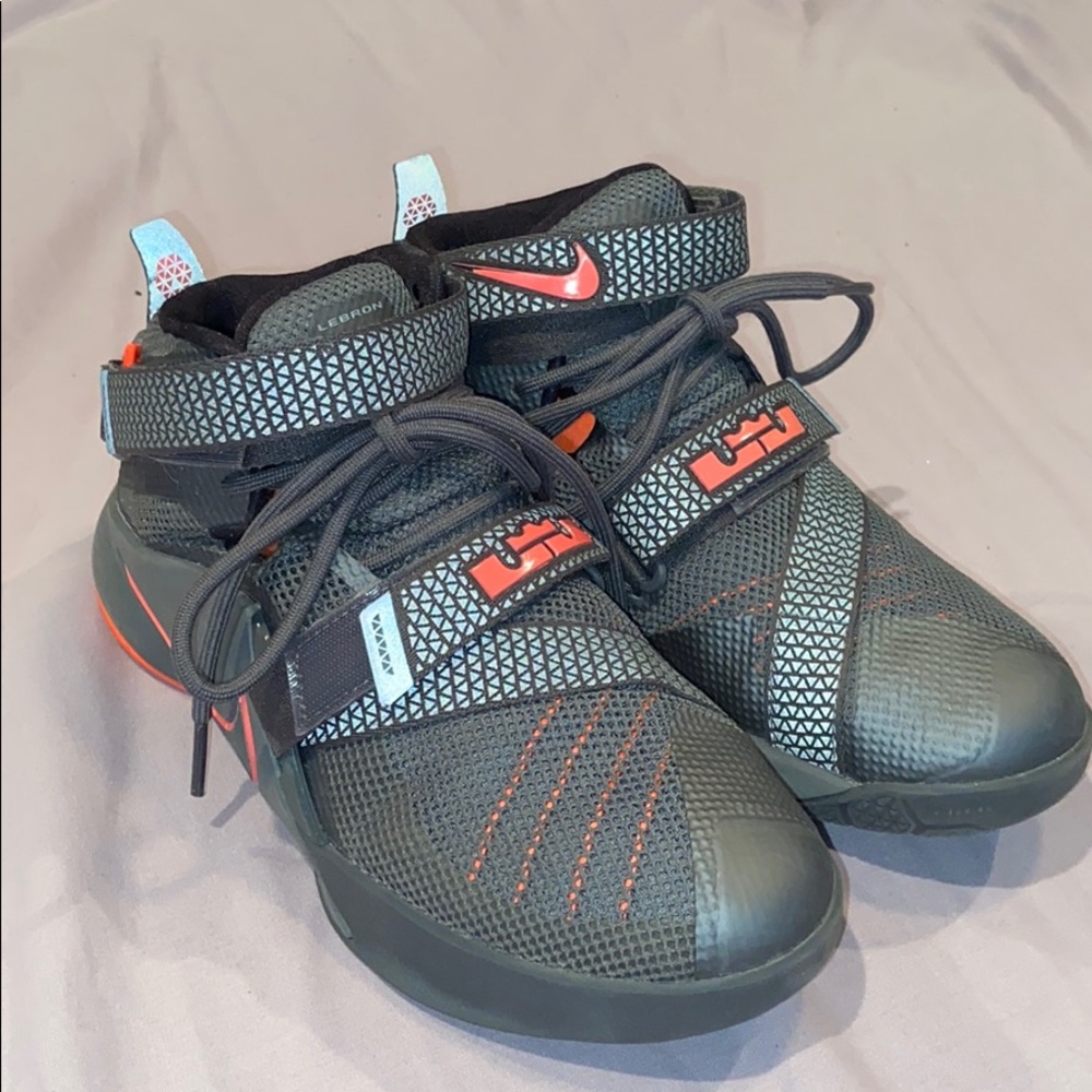 Basketball sneakers